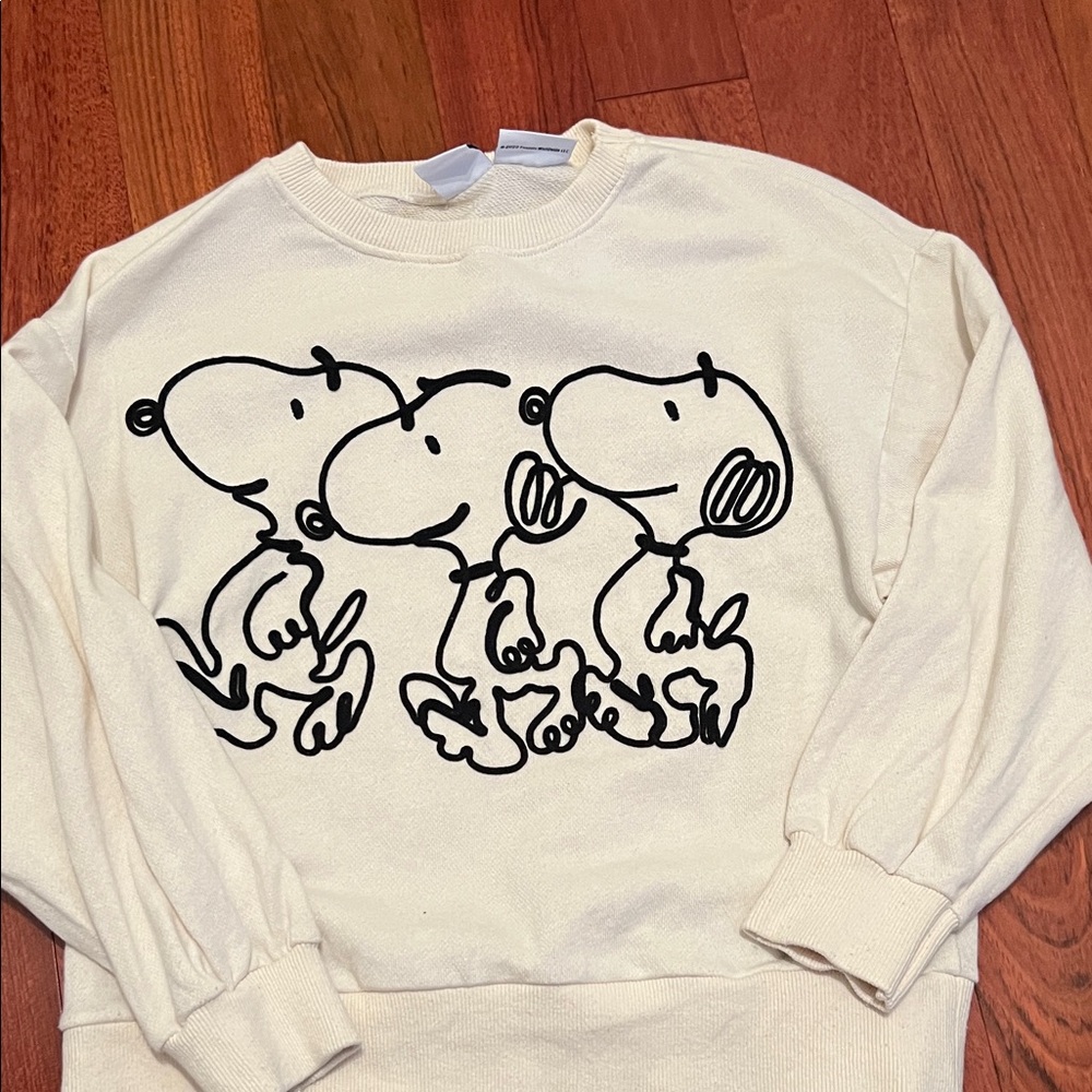 Zara Cream Peanuts Sweatshirt